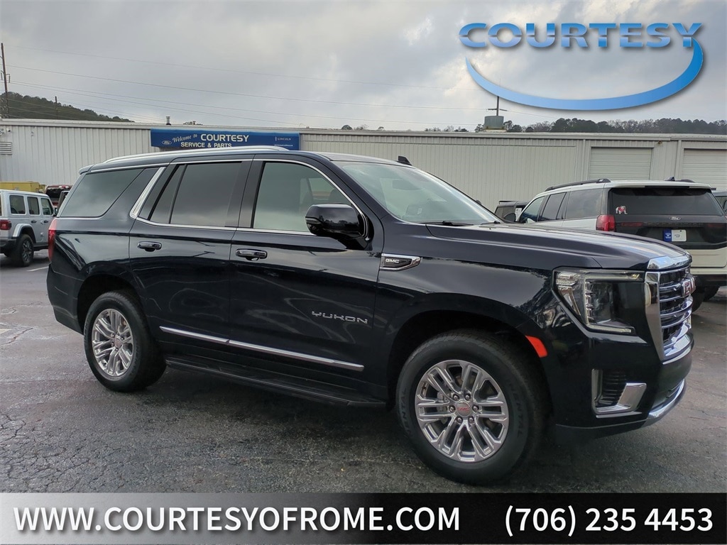 2024 GMC Yukon SLT's photo