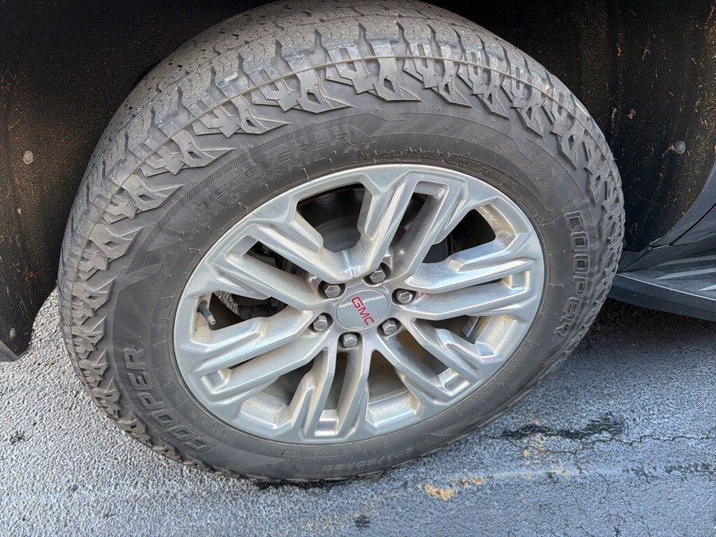 2021 Gmc Yukon SLT photo 4