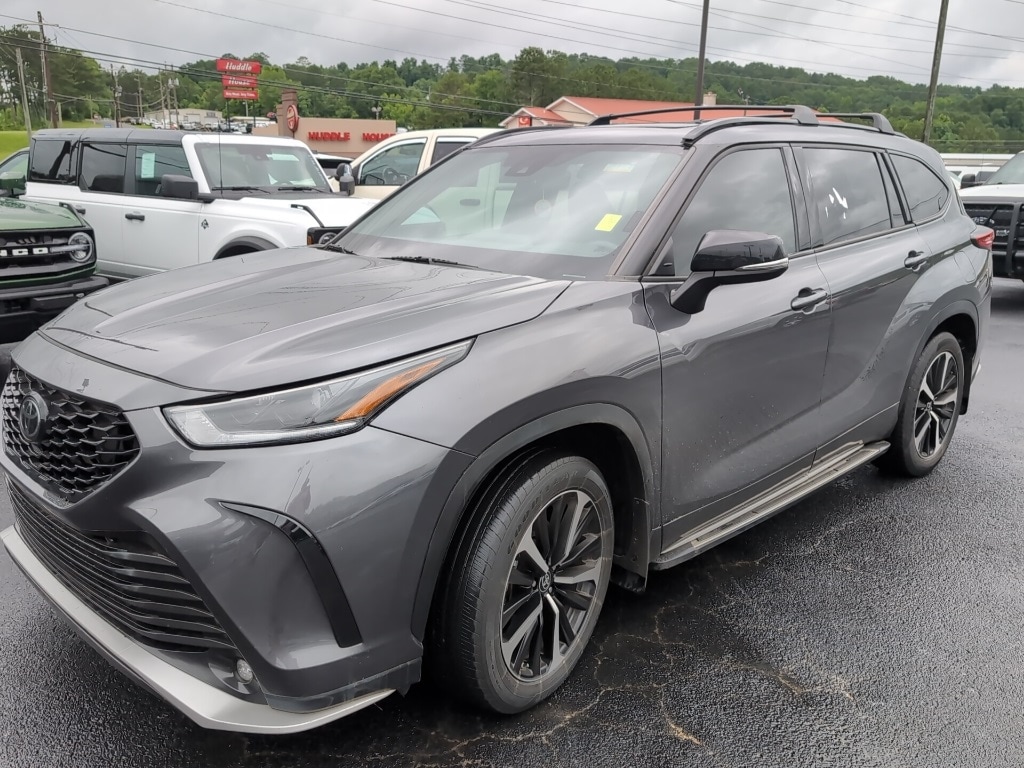 Certified 2022 Toyota Highlander XSE with VIN 5TDLZRBH1NS251026 for sale in Rome, GA