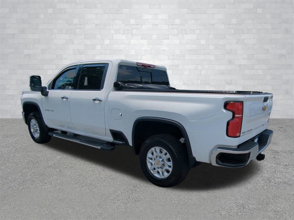 2025 Chevrolet Silverado 2500HD LTZ photo 4
