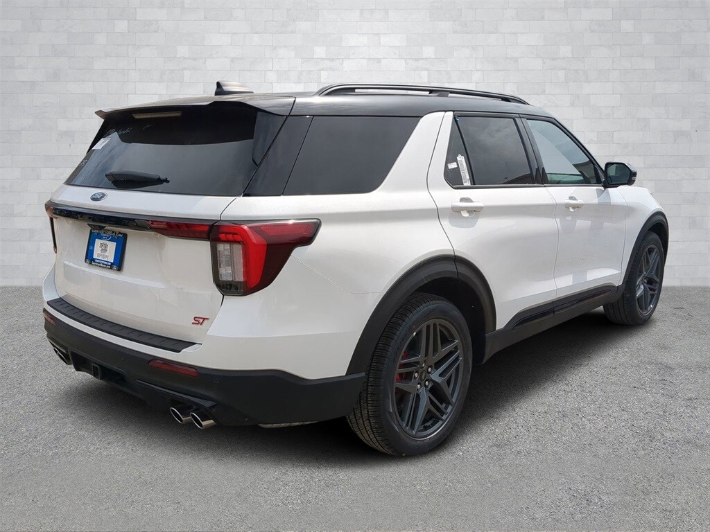 2025 Ford Explorer ST photo 3