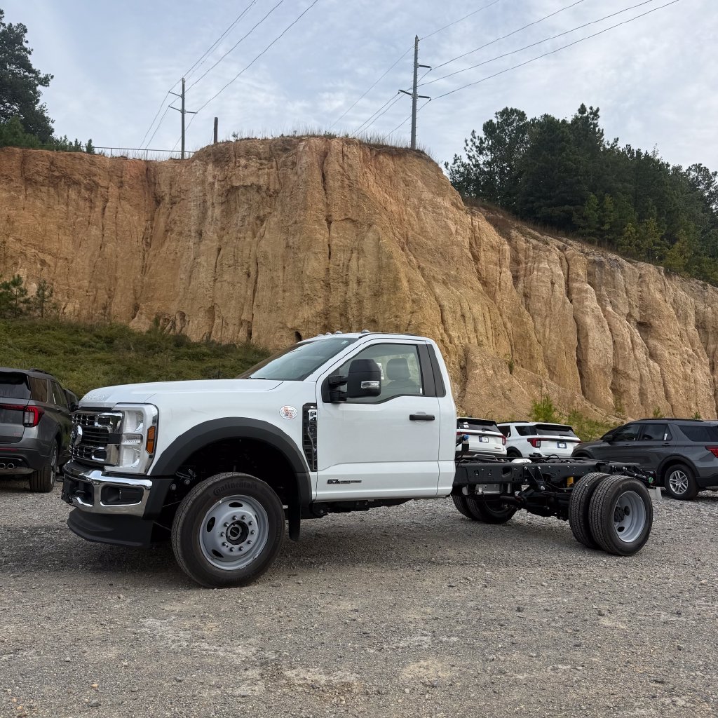 2026 Ford F-450 Super Duty Chassis Cab XL