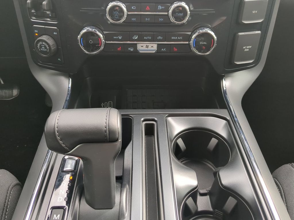 2025 Ford F-150 XLT - Photo 23