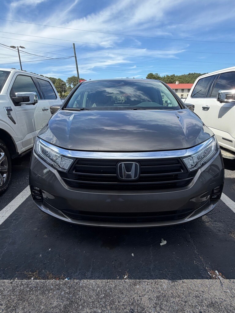 2021 Honda Odyssey Touring photo 2