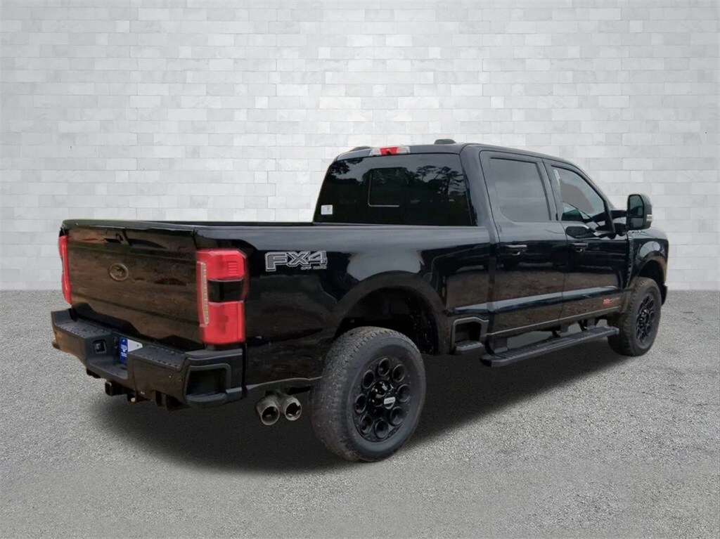 2025 Ford F-250 Lariat photo 3
