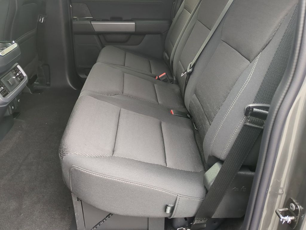 2025 Ford F-150 XLT - Photo 17