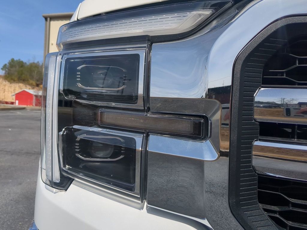 2025 Ford F-150 Lariat - Photo 11