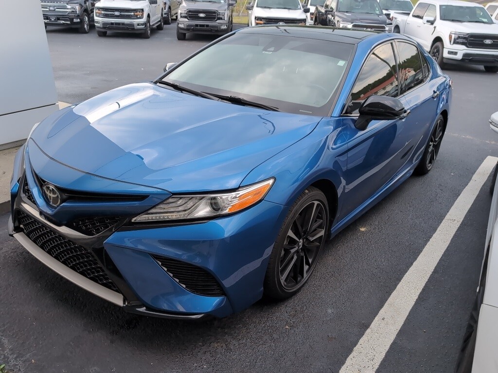 2020 Toyota Camry XSE photo 2