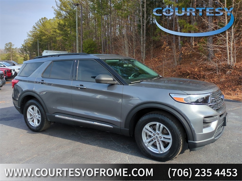 2022 Ford Explorer XLT's photo