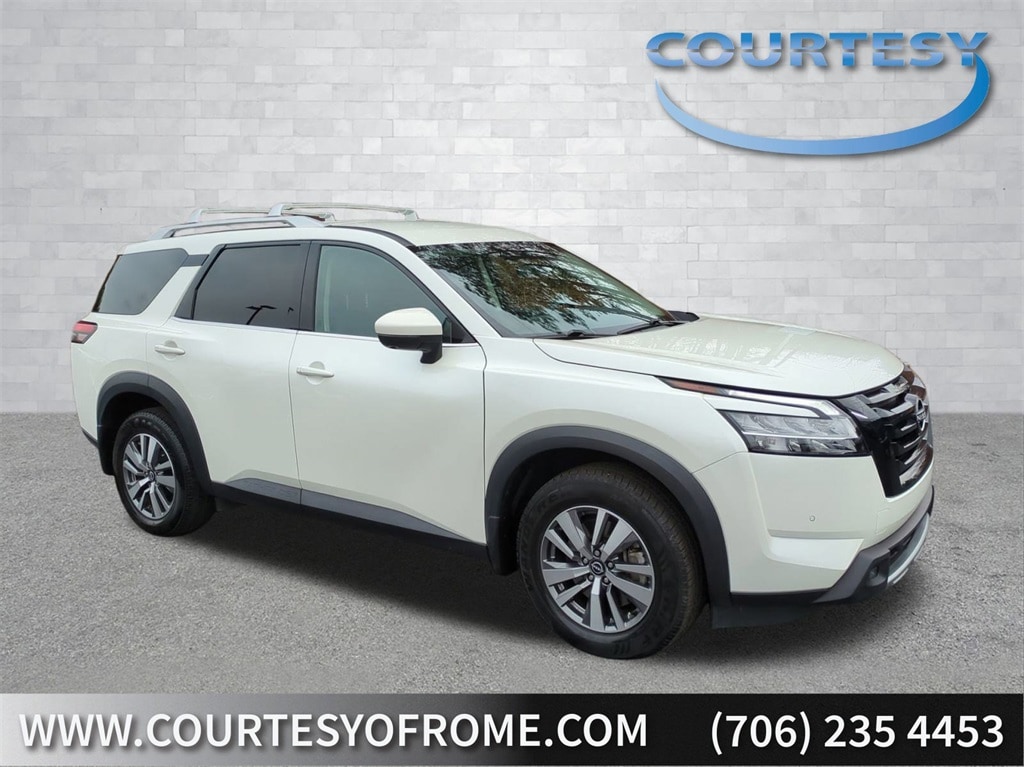 2023 Nissan Pathfinder SL's photo