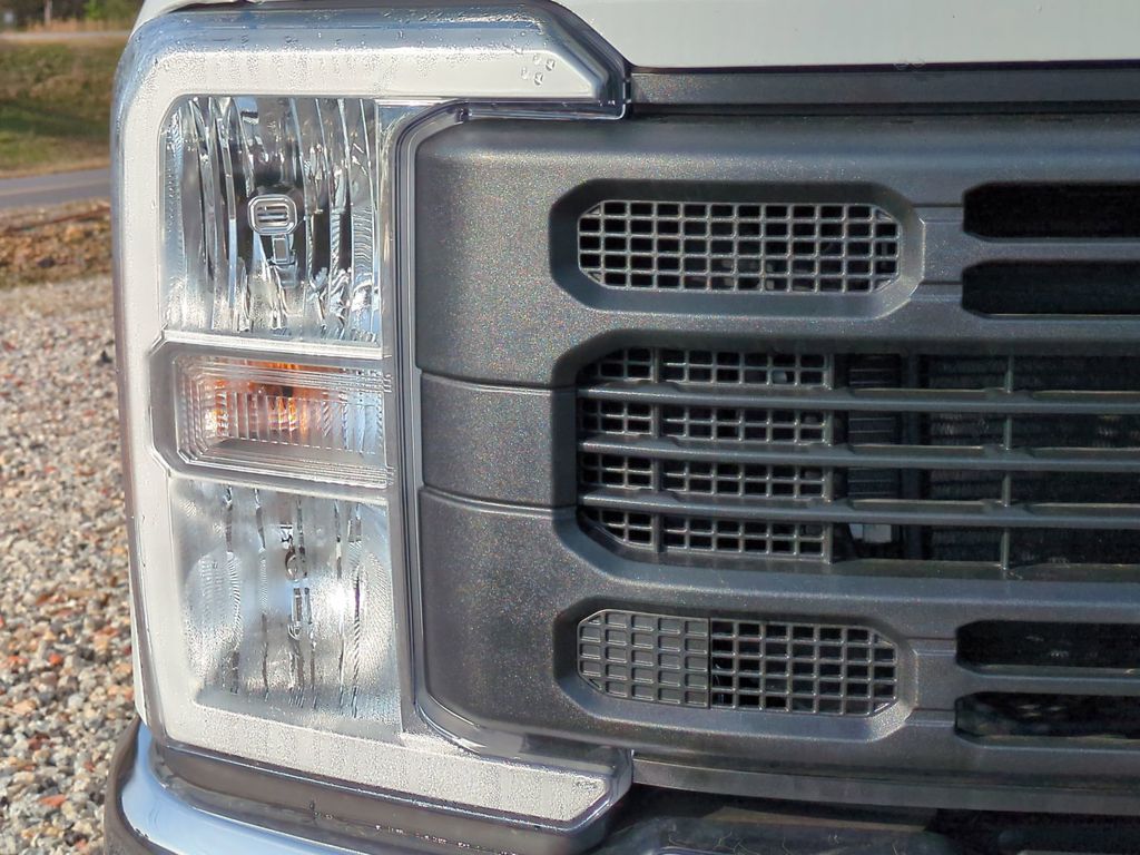 2025 Ford F-250 Super Duty XL - Photo 9