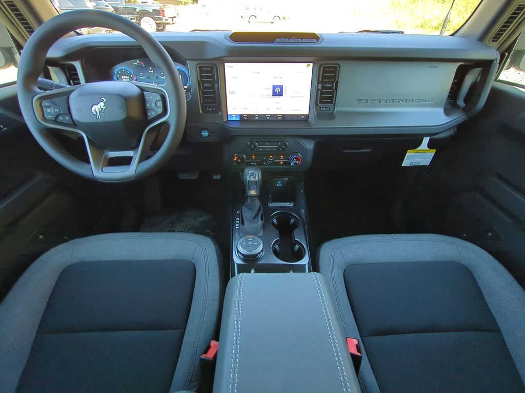 2025 Ford Bronco 4-Door Base - Photo 16