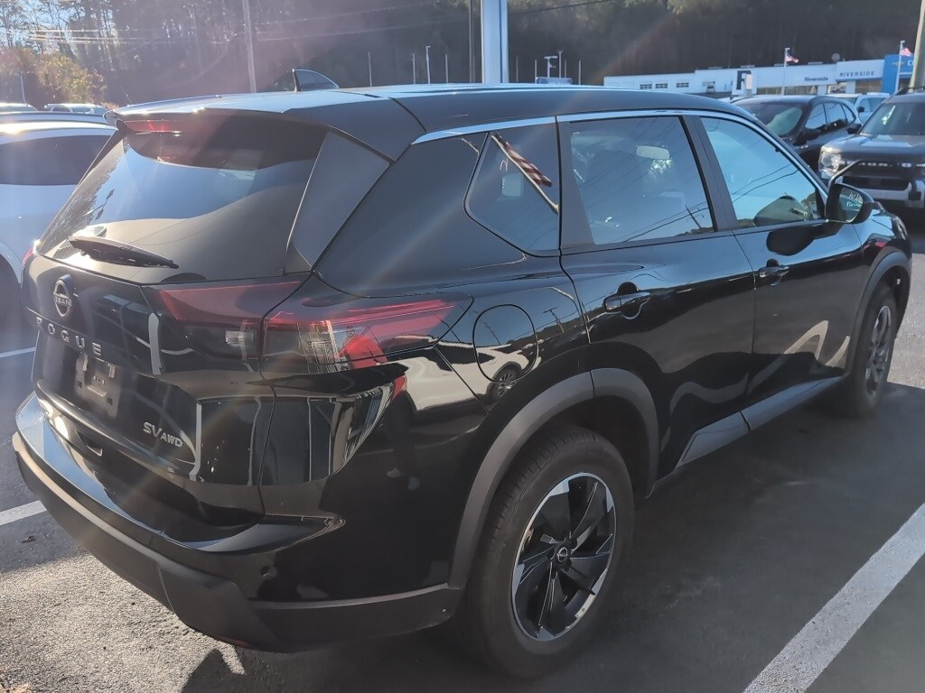 2024 Nissan Rogue SV photo 3