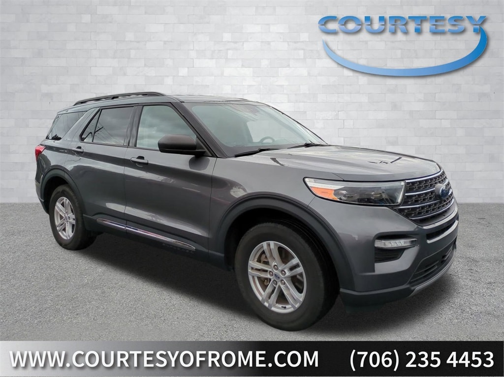2022 Ford Explorer XLT's photo