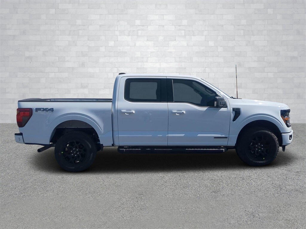 2025 Ford F-150 XLT photo 2