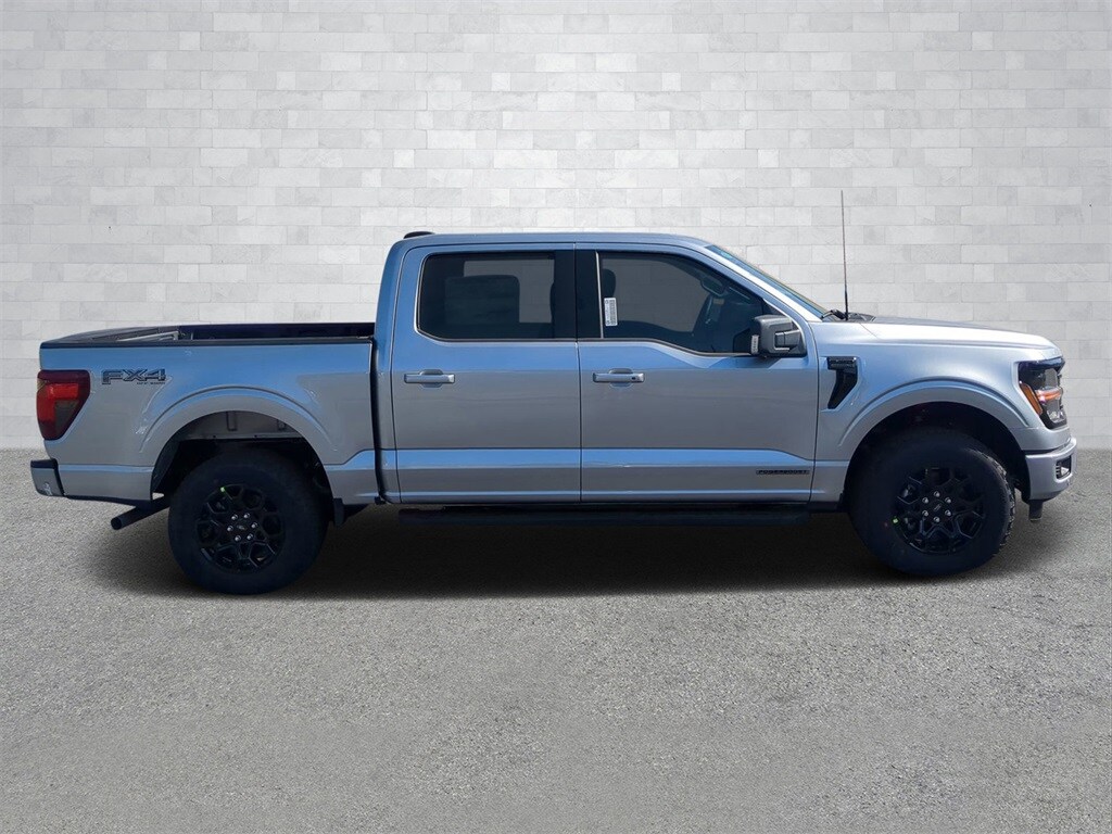2024 Ford F-150 XLT photo 2