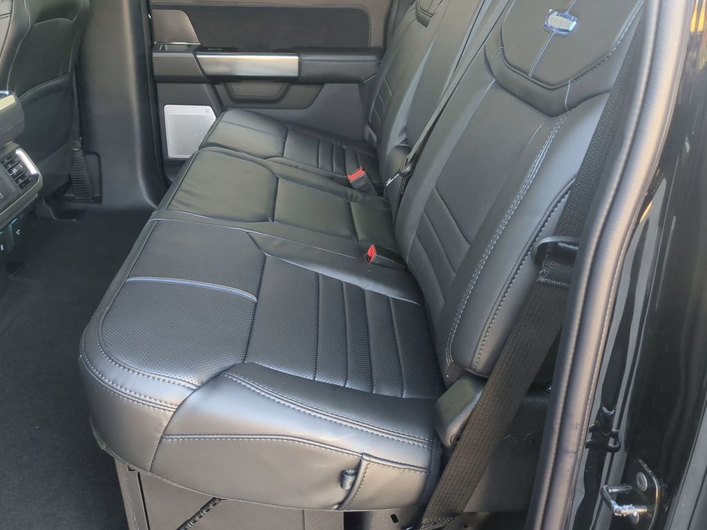2025 Ford F-150 Platinum - Photo 17