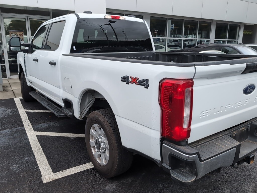 2024 Ford F-250 XLT photo 2