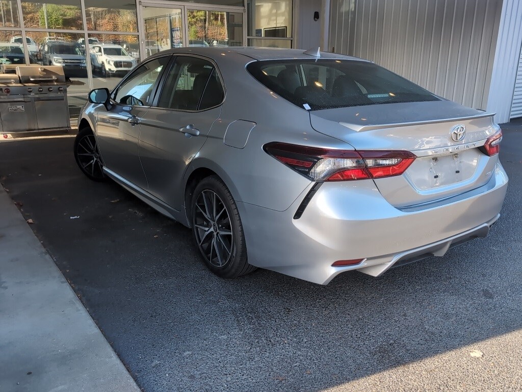 2024 Toyota Camry SE photo 4