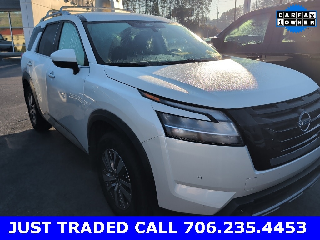 2023 Nissan Pathfinder SL's photo