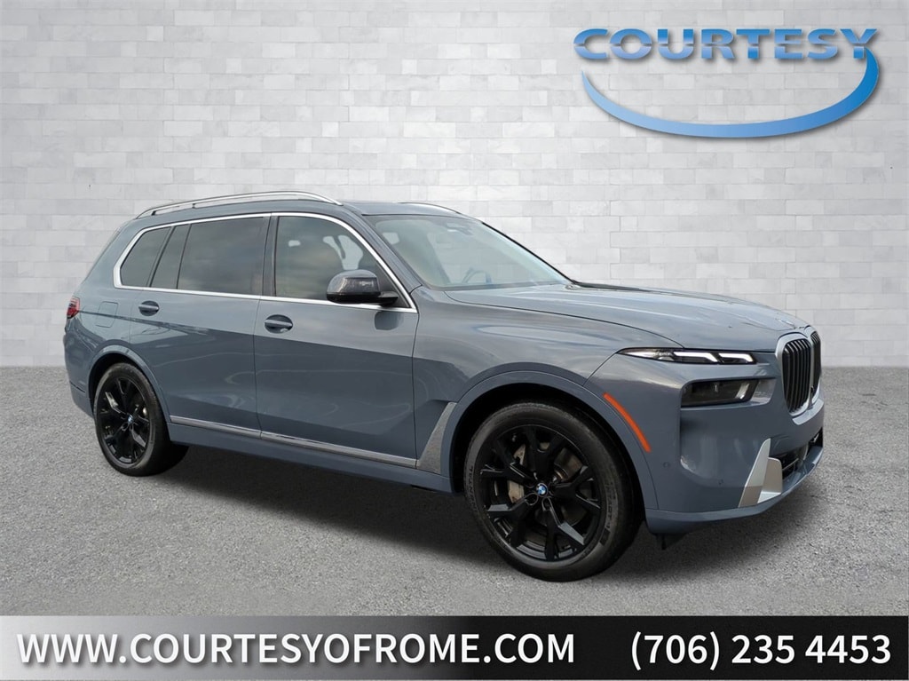 2023 BMW X7 40i's photo