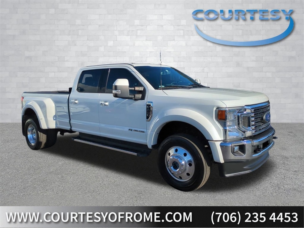 2022 Ford F-450 Super Duty Lariat's photo