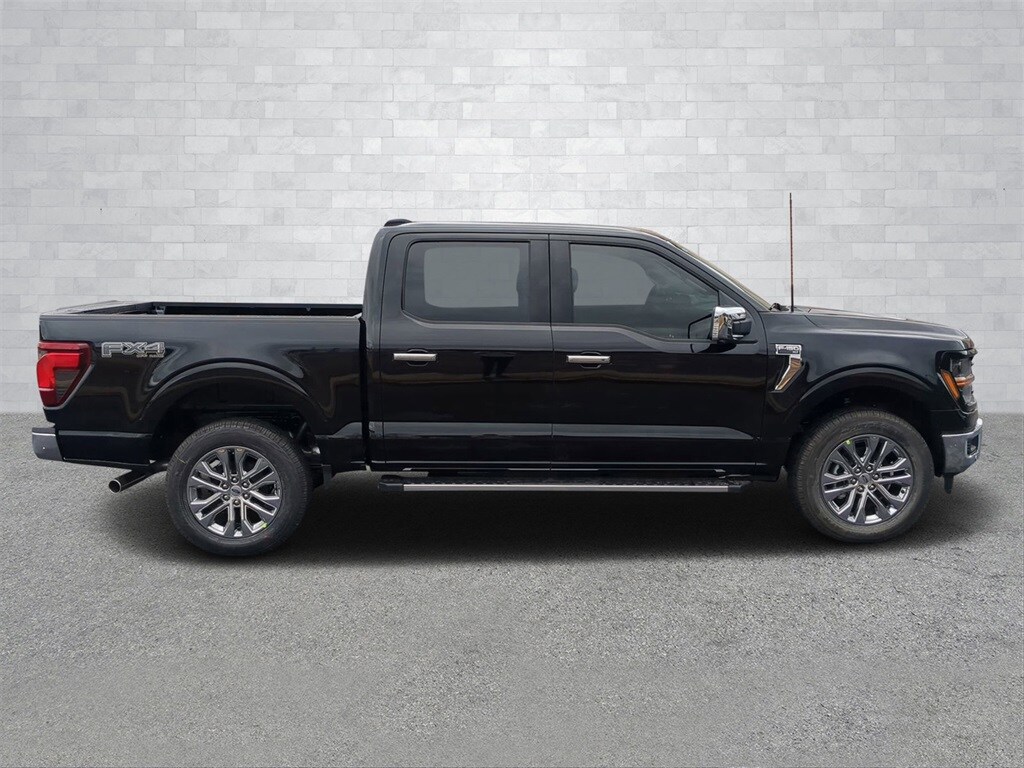 2025 Ford F-150 XLT photo 2