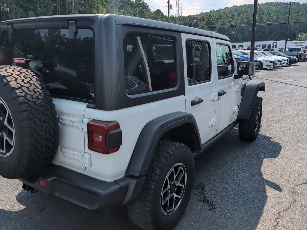 2024 Jeep Wrangler Rubicon photo 3