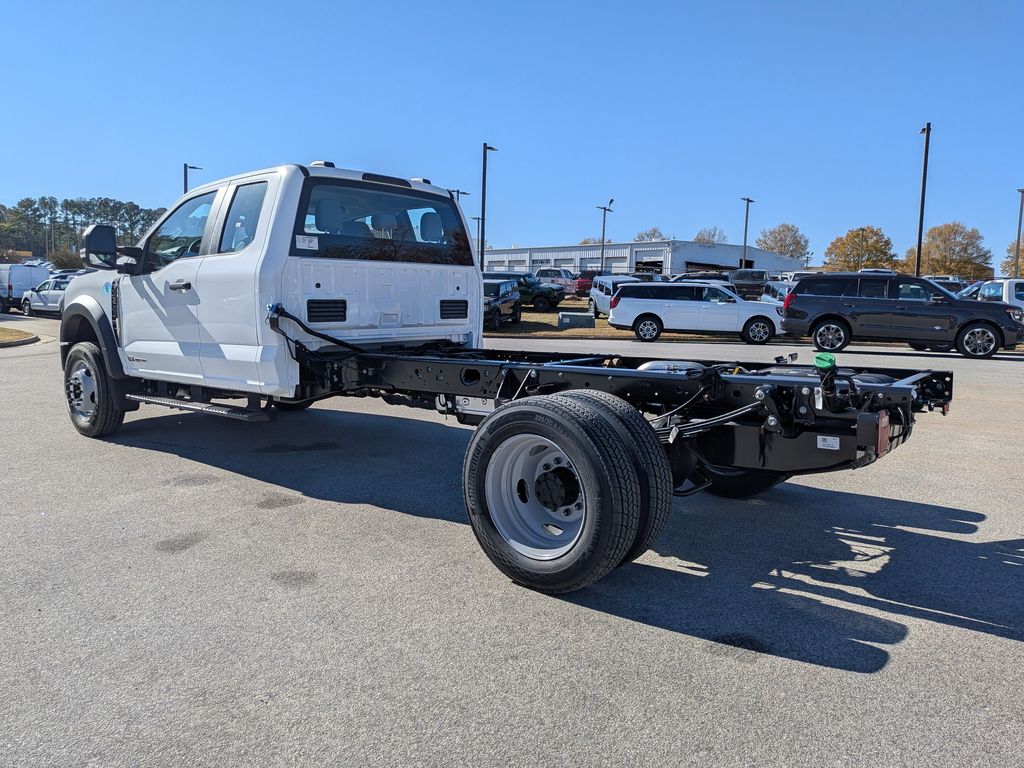 2026 Ford F-450 Super Duty Chassis Cab XL - Photo 5