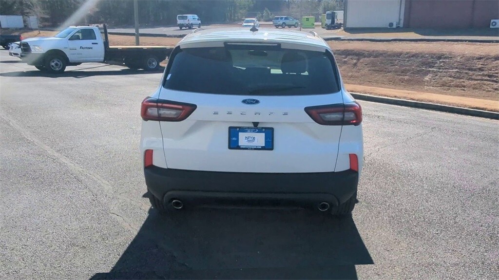 2025 Ford Escape ST-Line photo 3