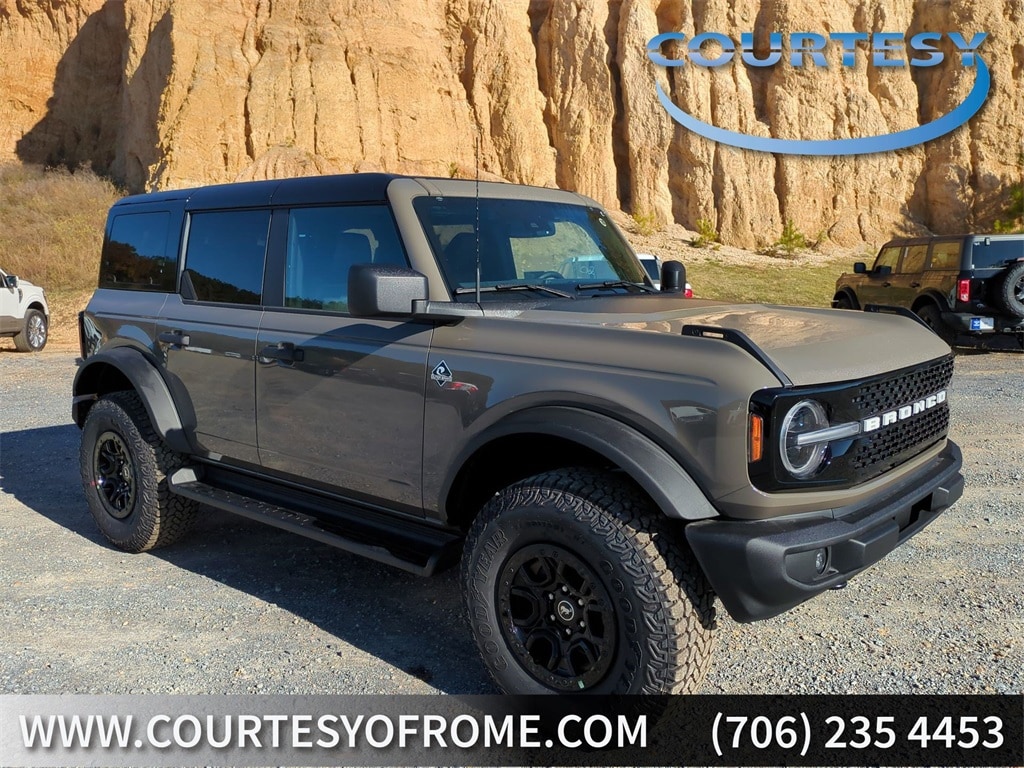 2025 Ford Bronco 4-Door Outer Banks's photo