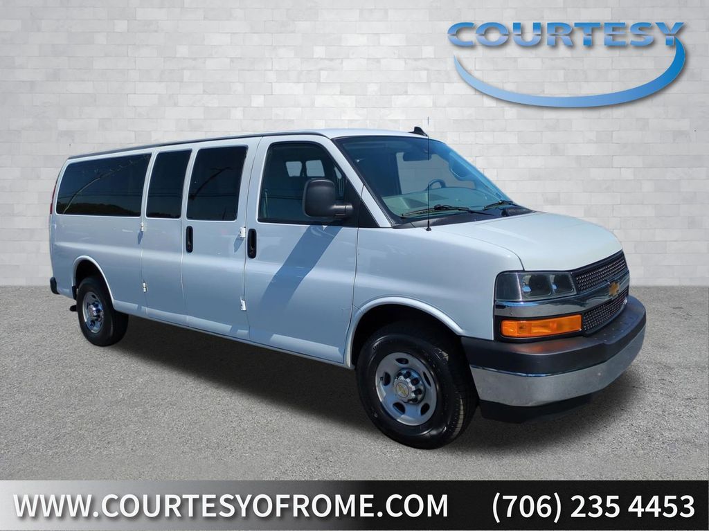 2024 Chevrolet Express 3500 LT Extended's photo