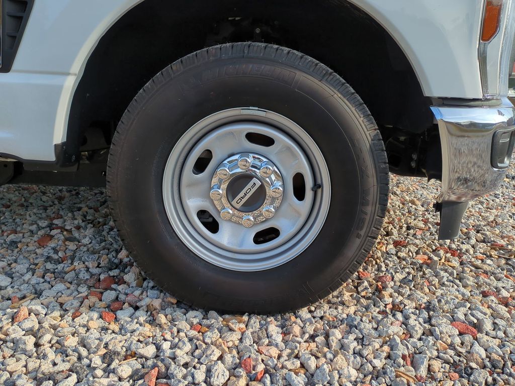 2025 Ford F-250 Super Duty XL - Photo 10