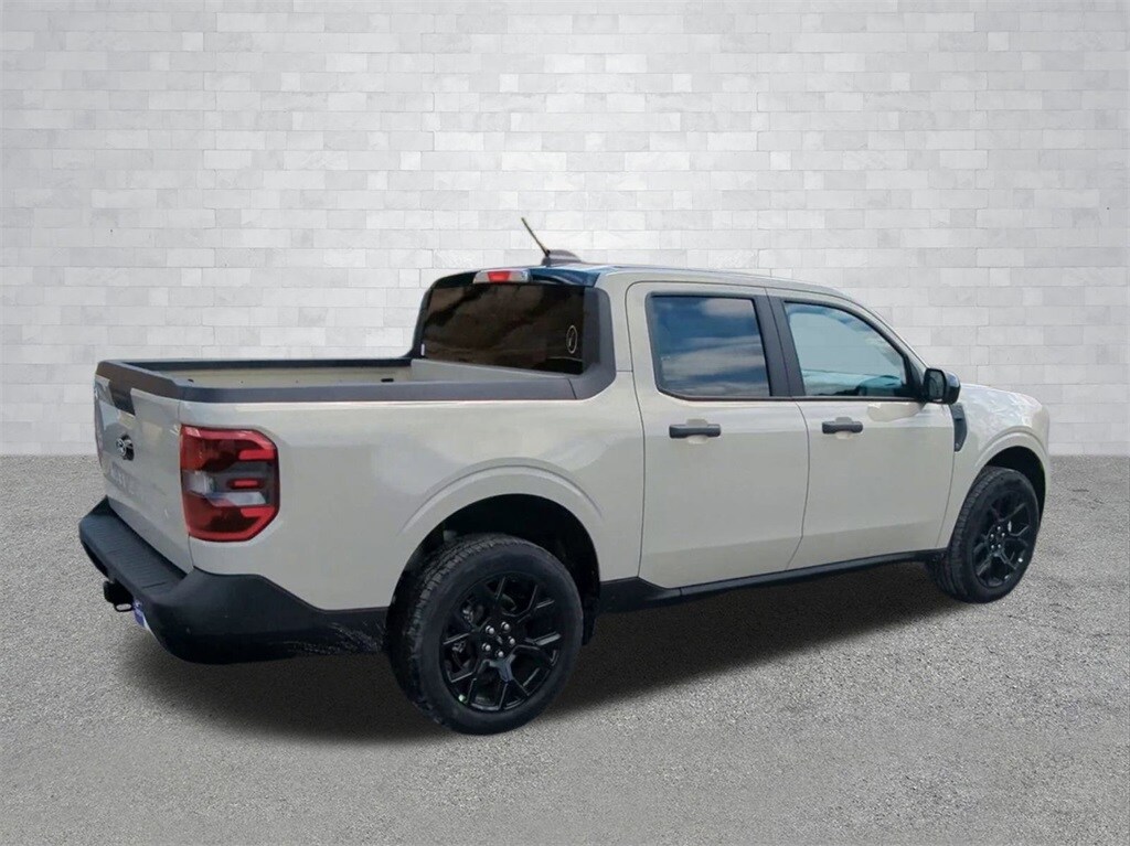 2025 Ford Maverick XLT photo 2