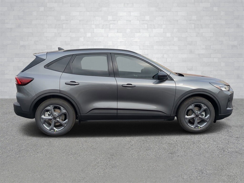 2025 Ford Escape ST-Line photo 2