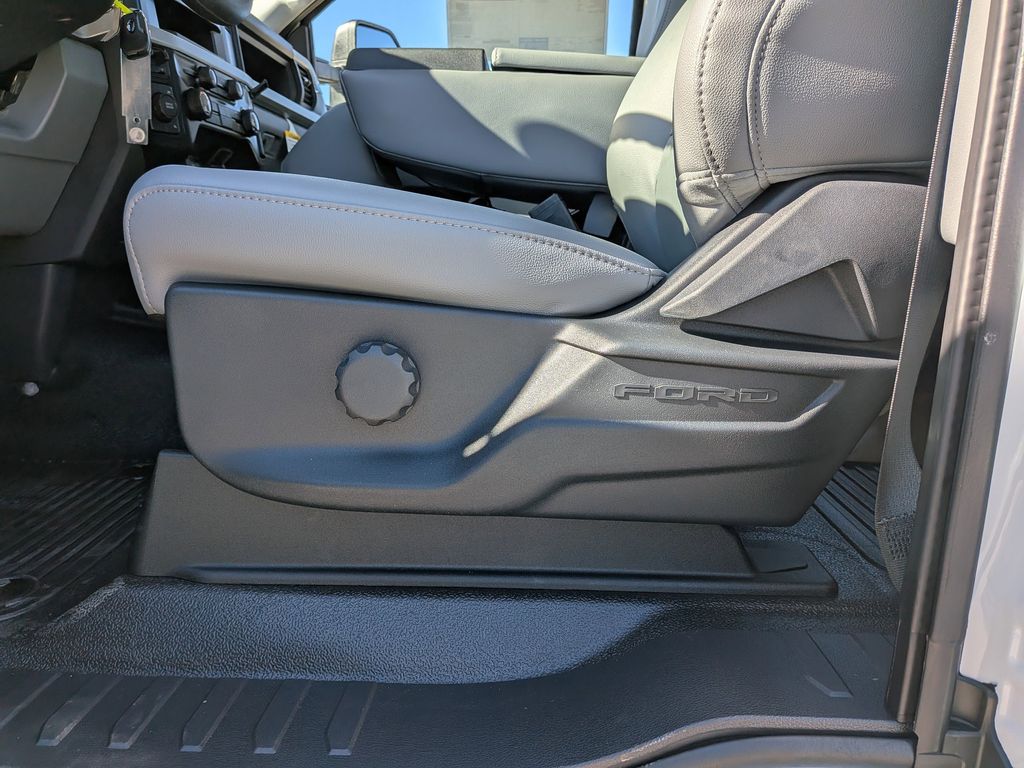 2026 Ford F-450 Super Duty Chassis Cab XL - Photo 18