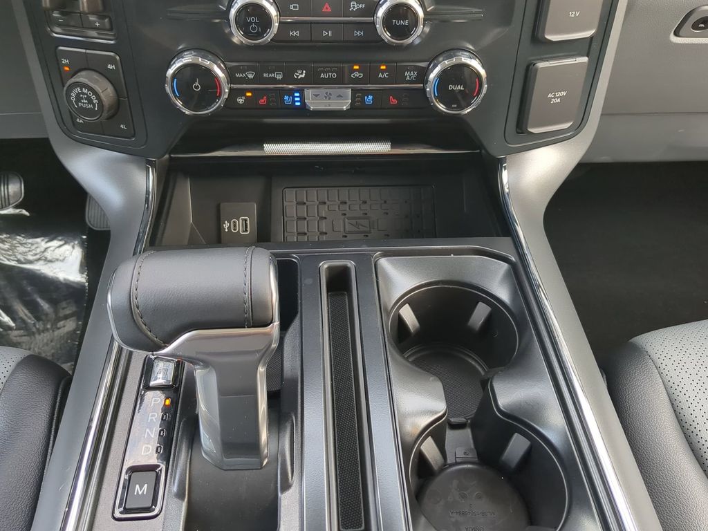 2025 Ford F-150 Lariat - Photo 32
