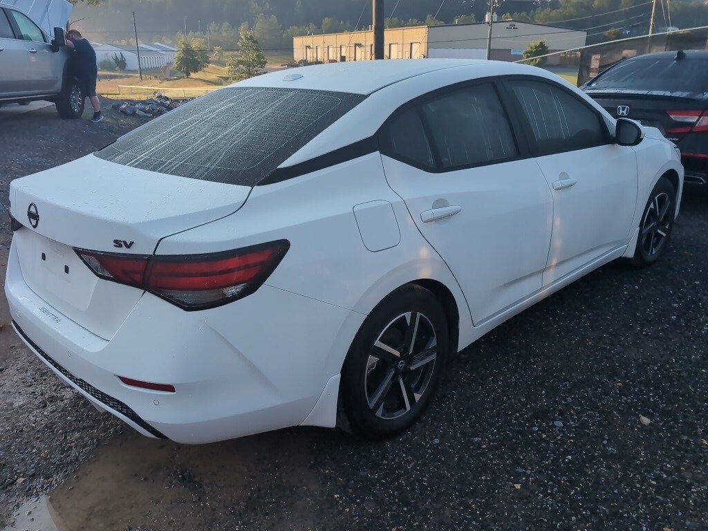 2024 Nissan Sentra SV photo 3