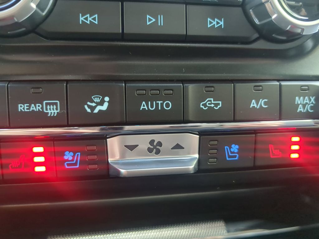 2025 Ford F-150 Platinum - Photo 27