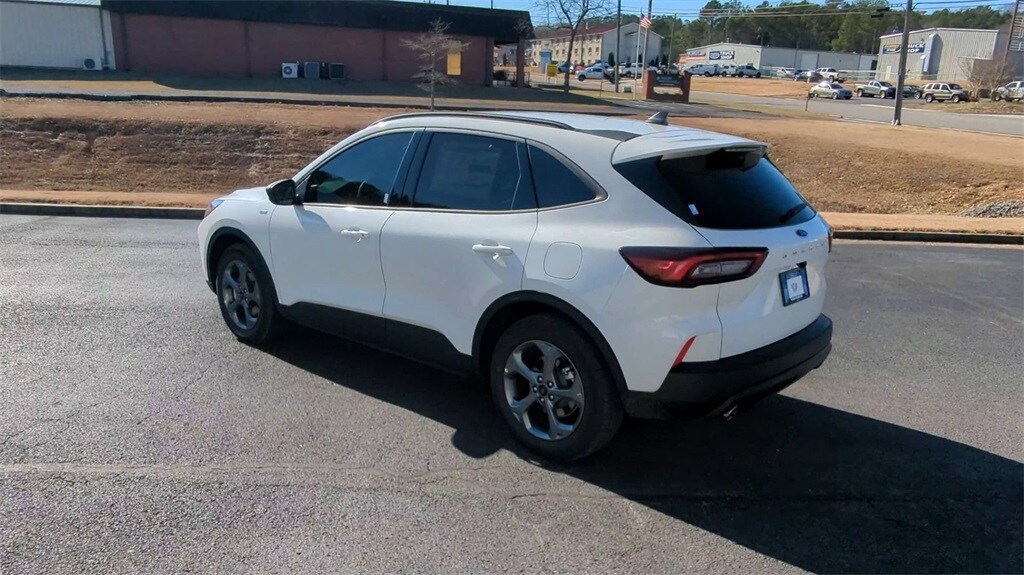 2025 Ford Escape ST-Line photo 4