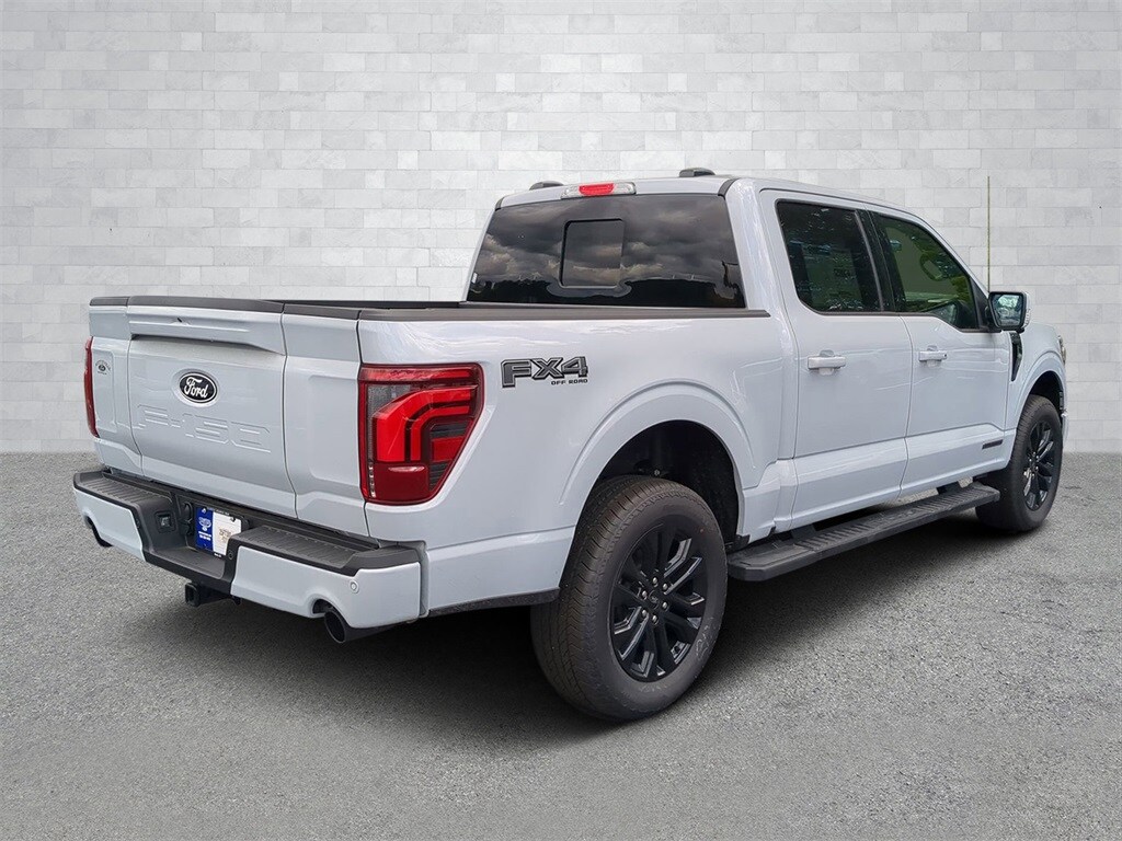 2025 Ford F-150 Lariat photo 3