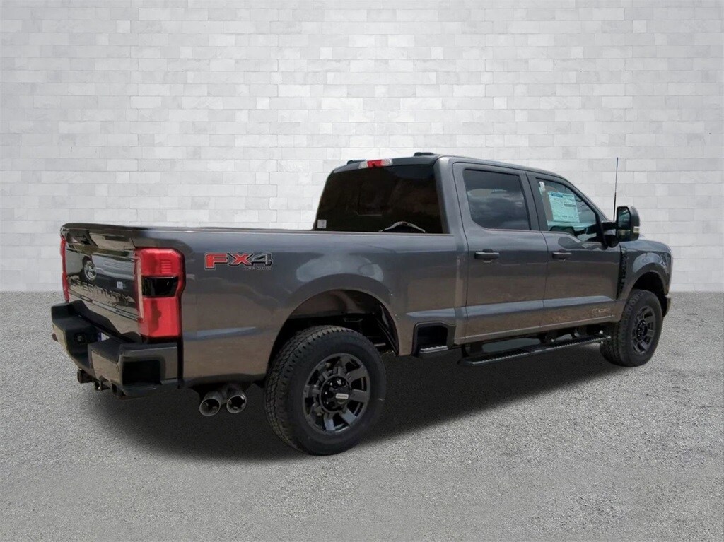 2025 Ford F-250 XL photo 2