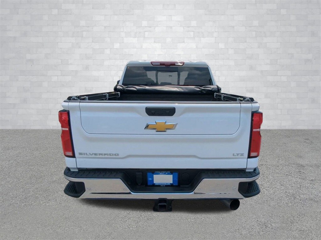 2025 Chevrolet Silverado 2500HD LTZ photo 3
