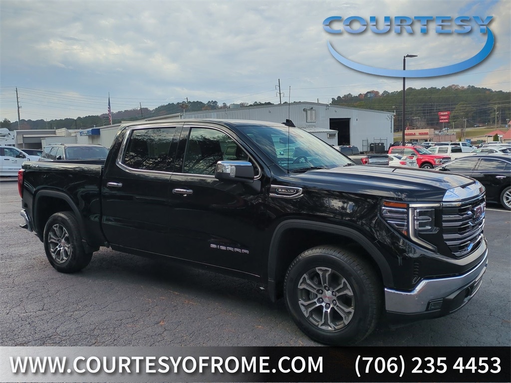 2025 GMC Sierra 1500 SLT's photo