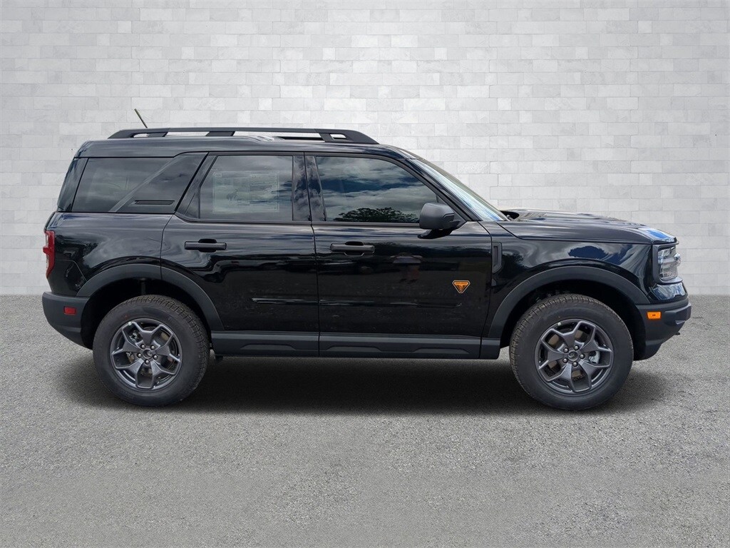 2024 Ford Bronco Sport Badlands photo 2