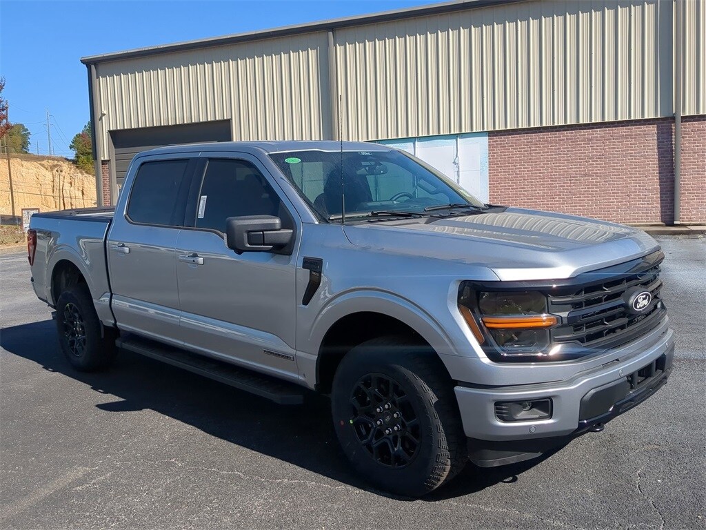 2024 Ford F-150 XLT photo 2