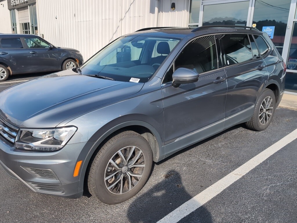 2021 Volkswagen Tiguan SE photo 2