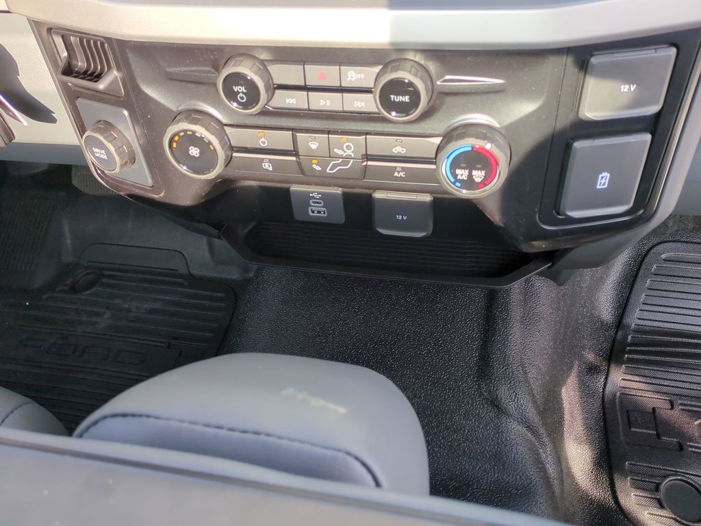 2025 Ford F-250 Super Duty XL - Photo 15