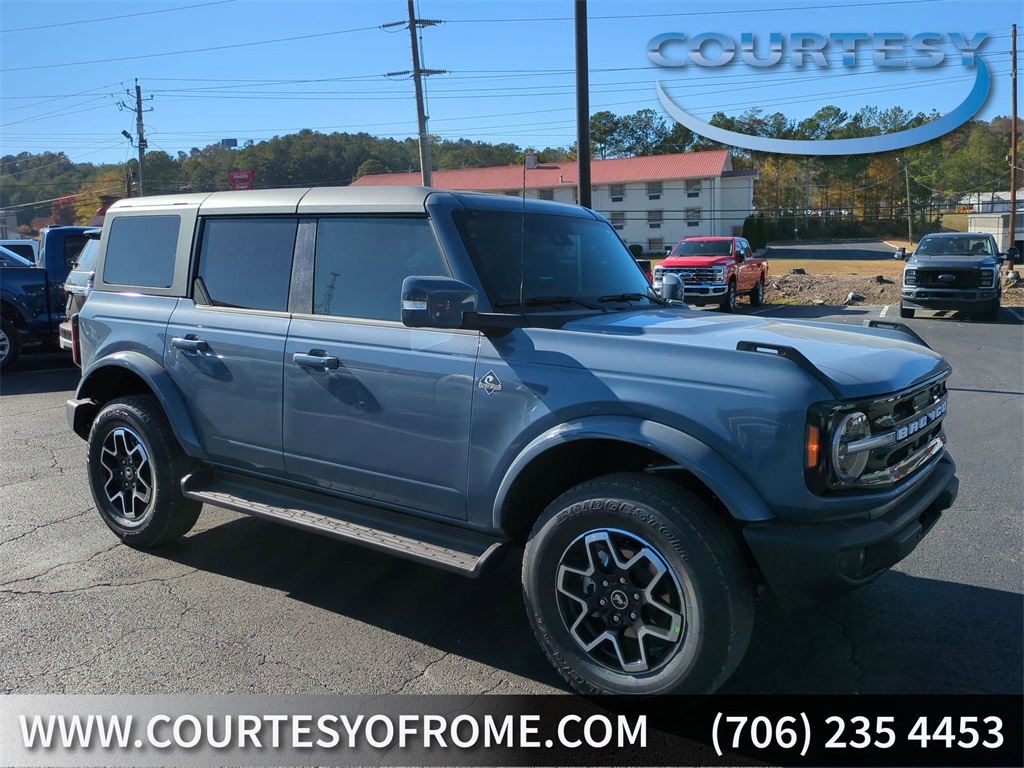 2025 Ford Bronco 4-Door Outer Banks's photo
