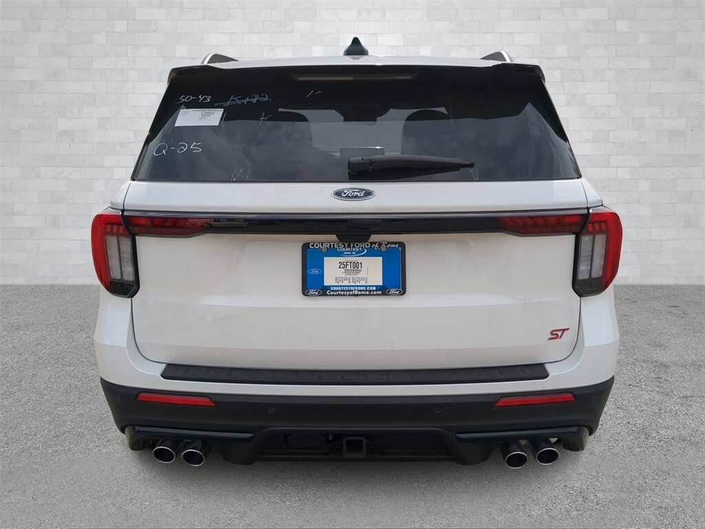 2025 Ford Explorer ST photo 4